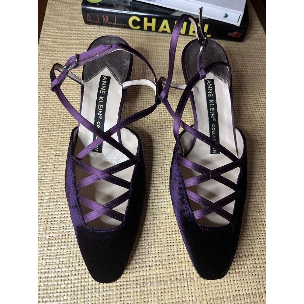 Anne Klein Collection Size 7M Eggplant Purple Velvet Heels